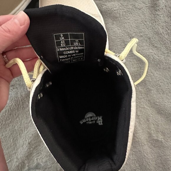 Dr. Martens Combs Cream Combat Lace Up Boots Women's size 11 - Picture 8 of 8